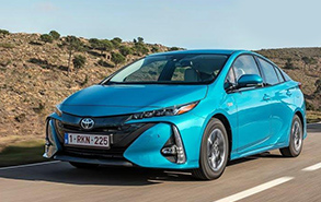 トヨタ プリウス